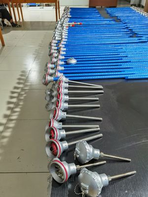 Термопарный датчик температуры с измерением напряжения Зеебека и разнородным металлическим соединением