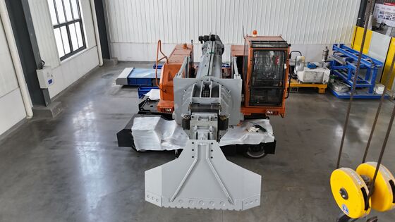 Мобильное устройство для удаления шлака с полностью электрическим приводом и высокоскоростной очисткой печи с гидравлическим телескопическим пучком